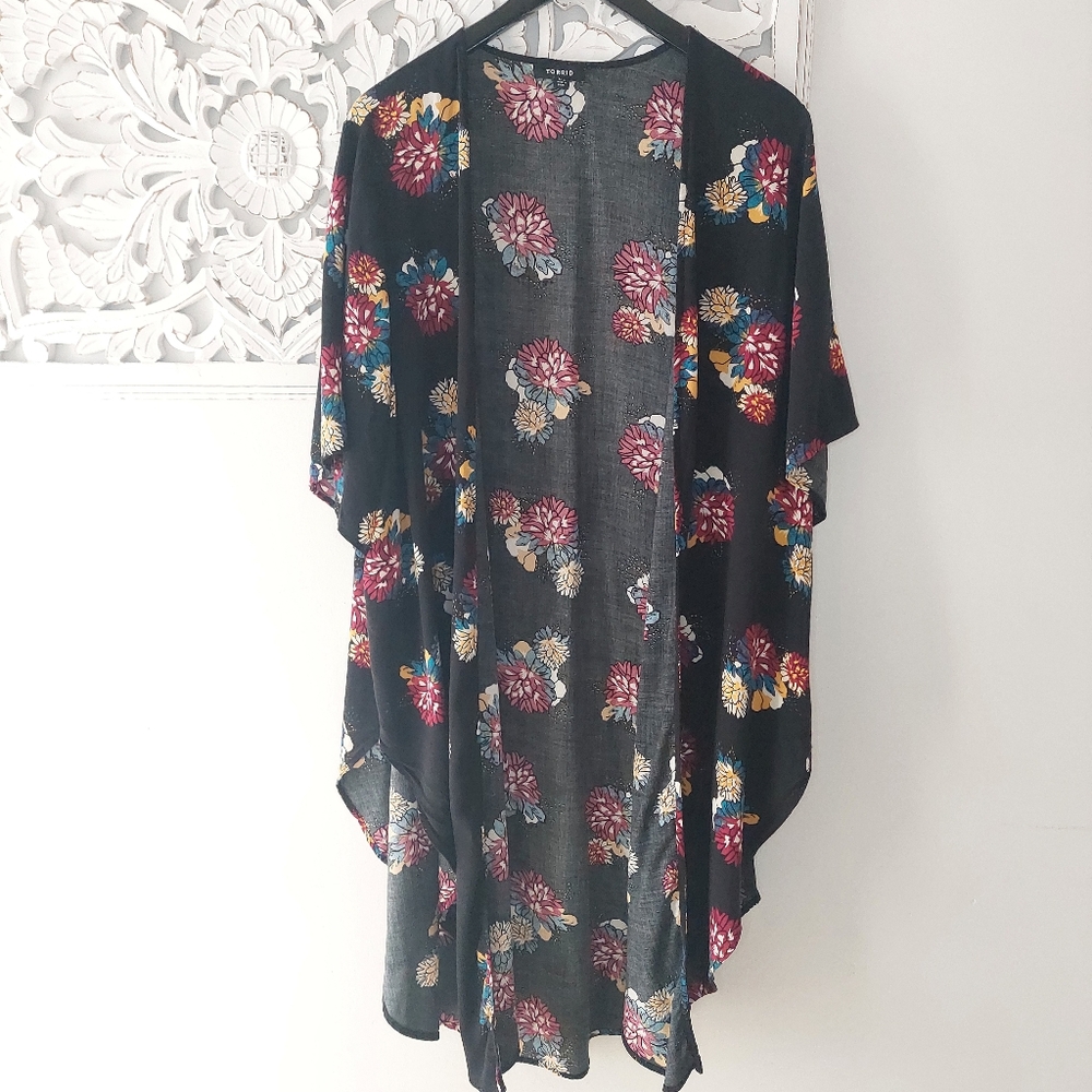 Torrid Floral Kimono Cardigan Black Red 1X 2X Open Front Boho